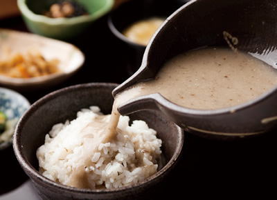 とろろご飯の写真(自然薯)